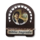 PB811550 - Porta Bíblia Beato Carlo Acutis MDF Resinado - 26x21,5cm