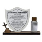 QD1987000 - Adorno de Mesa Escudo São Miguel Arcanjo c/ Porta Água Benta - 12x16,5cm